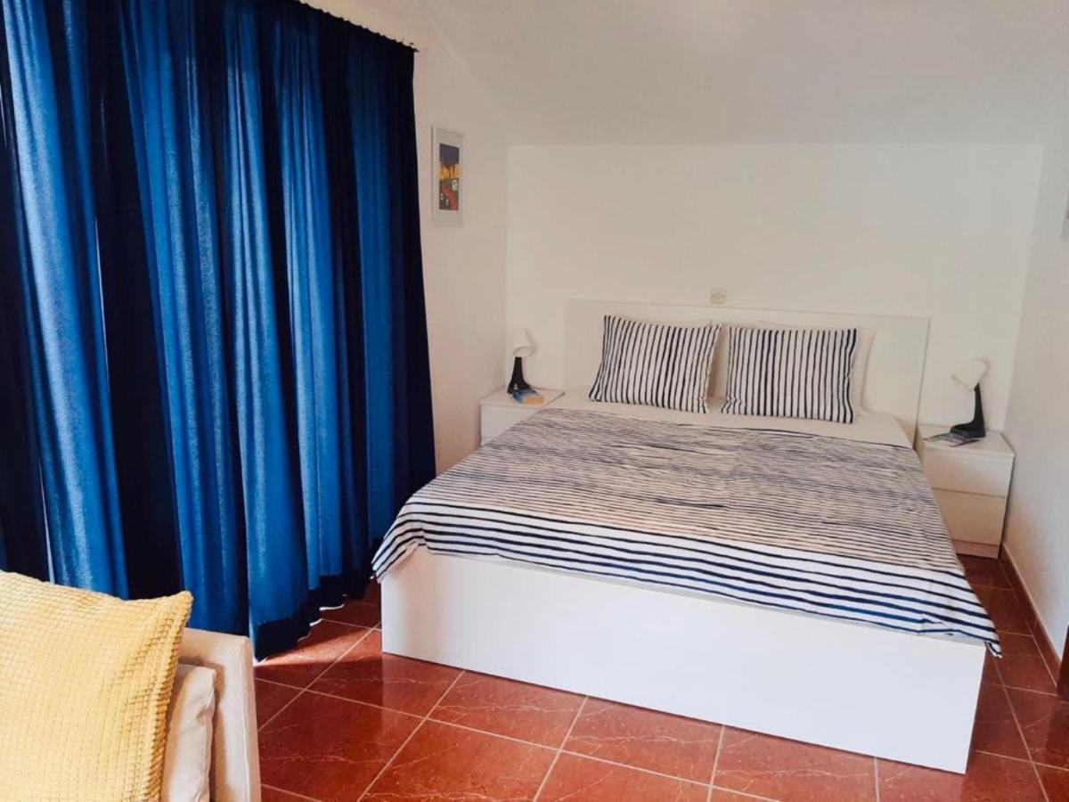 Barbaresko Apartment Lumbarda