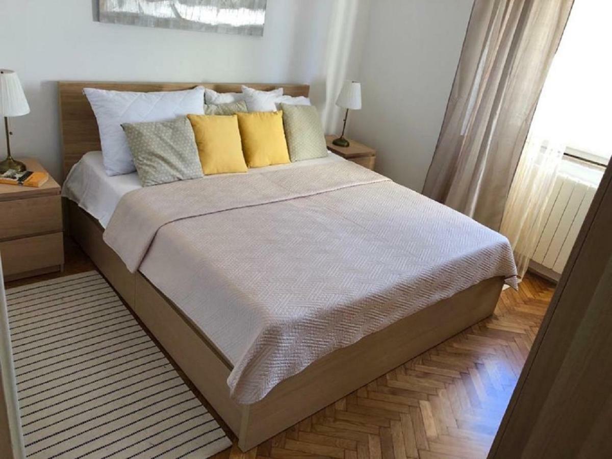 Barbaresko Apartment Lumbarda